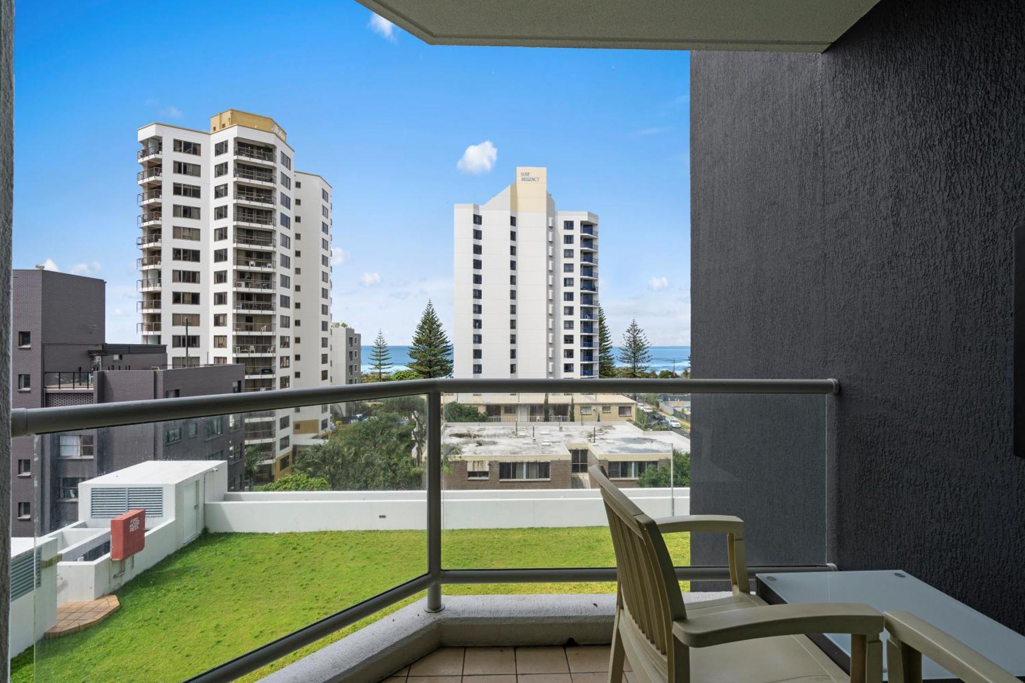 Legends Apartments - Qstay Gold Coast Luaran gambar