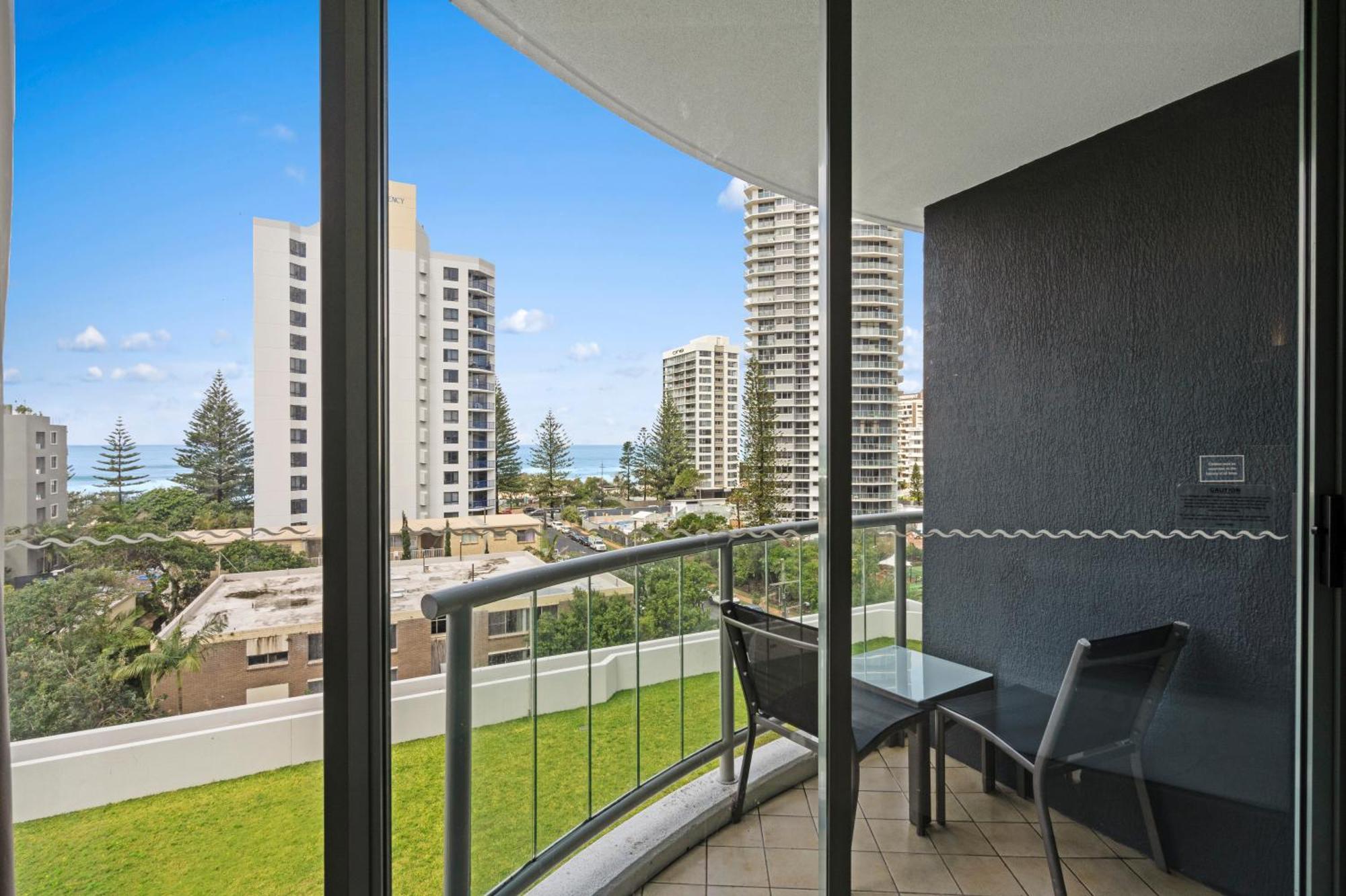 Legends Apartments - Qstay Gold Coast Luaran gambar