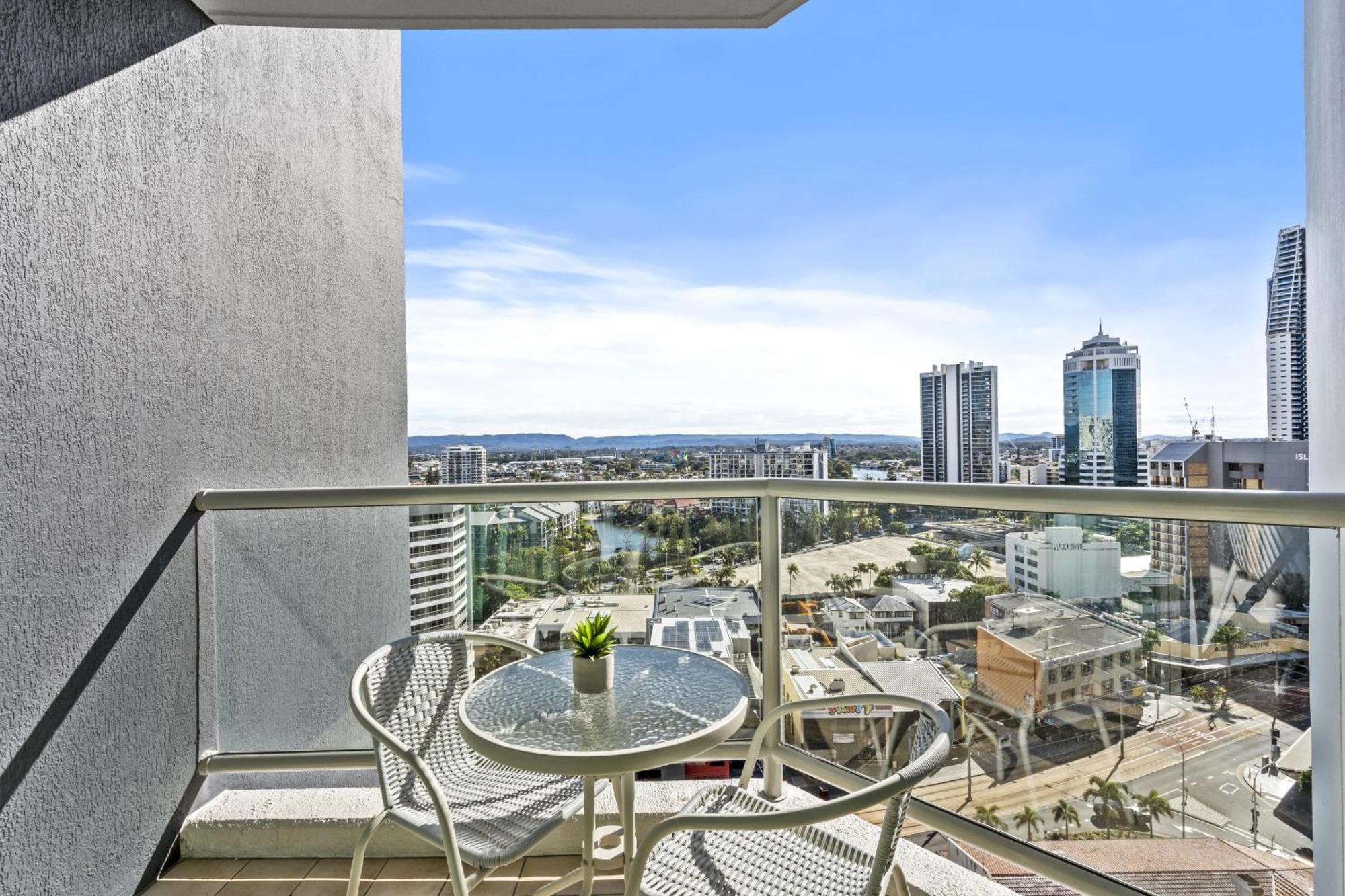 Legends Apartments - Qstay Gold Coast Luaran gambar