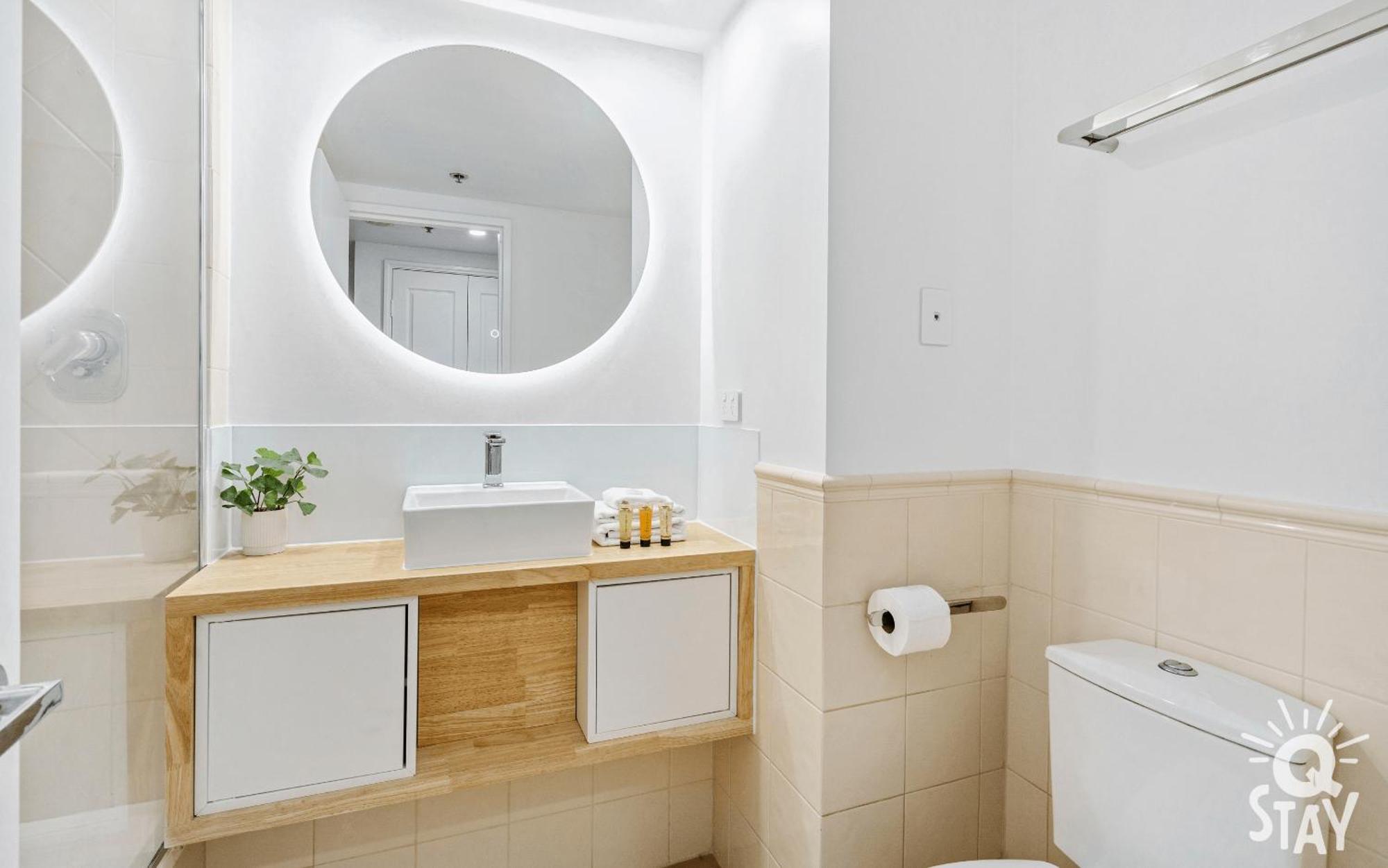 Legends Apartments - Qstay Gold Coast Luaran gambar