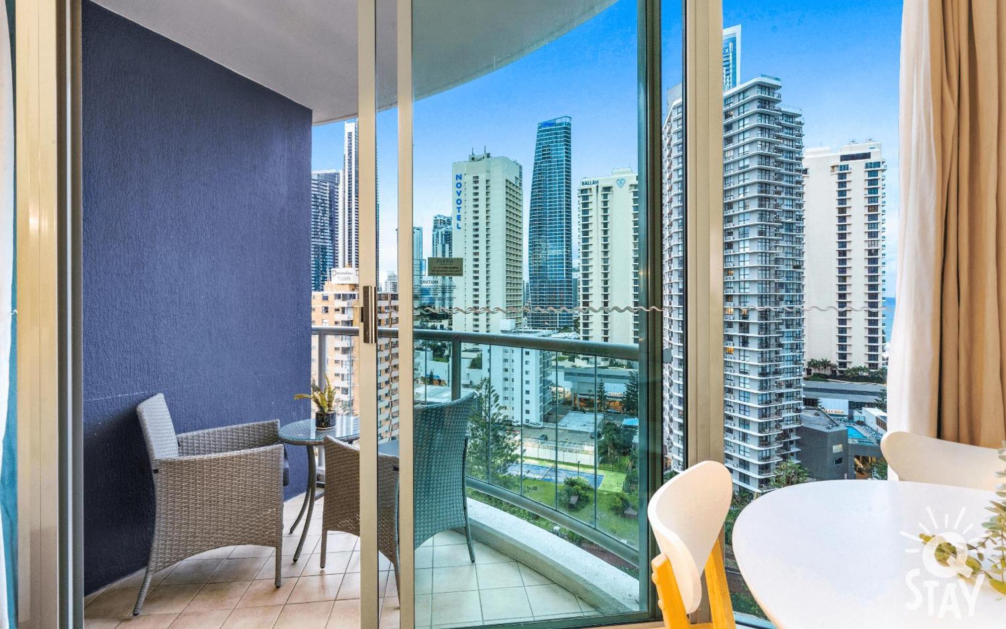 Legends Apartments - Qstay Gold Coast Luaran gambar