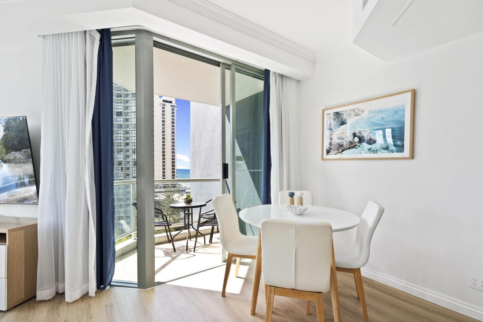 Legends Apartments - Qstay Gold Coast Luaran gambar