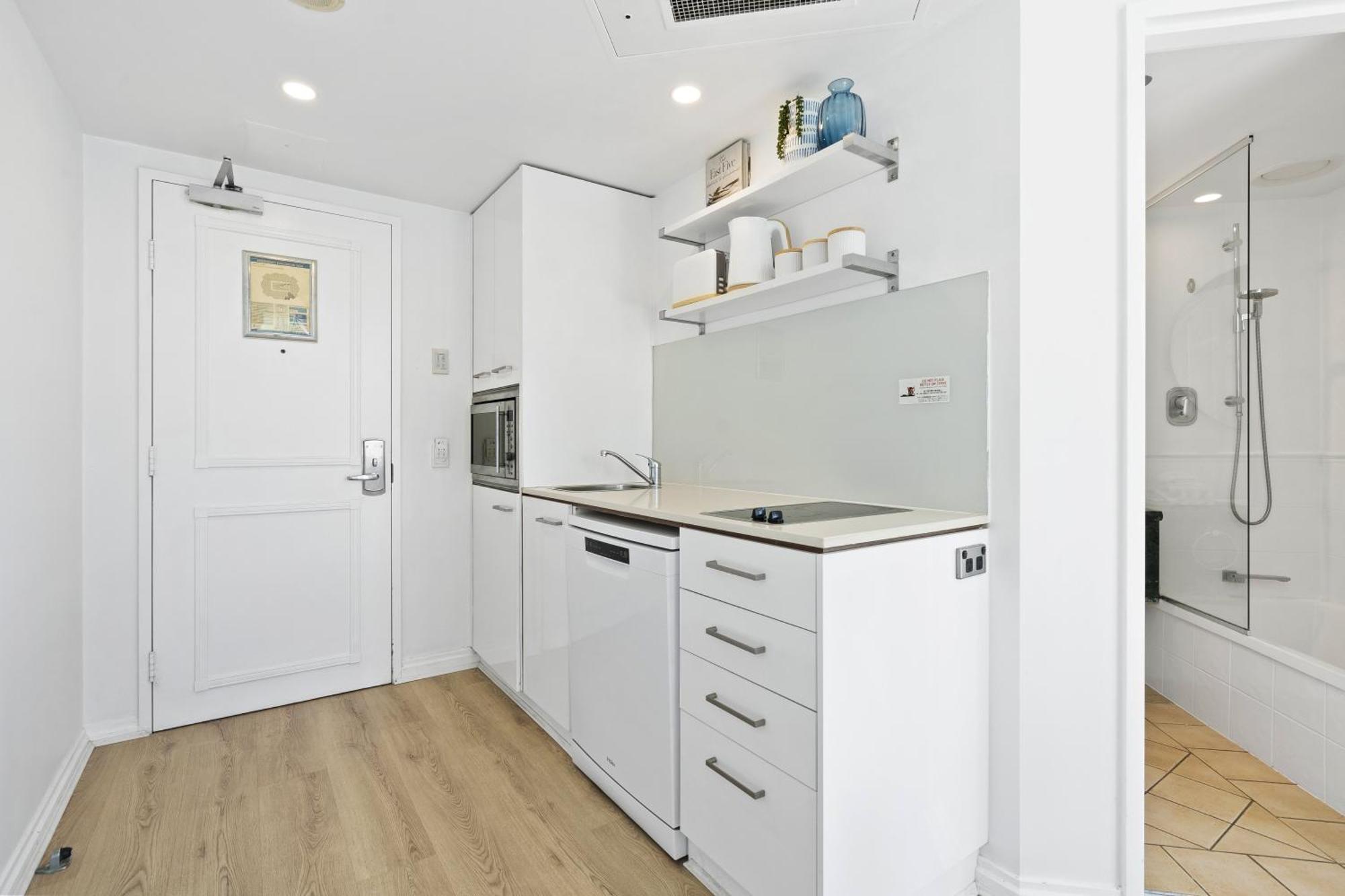 Legends Apartments - Qstay Gold Coast Luaran gambar