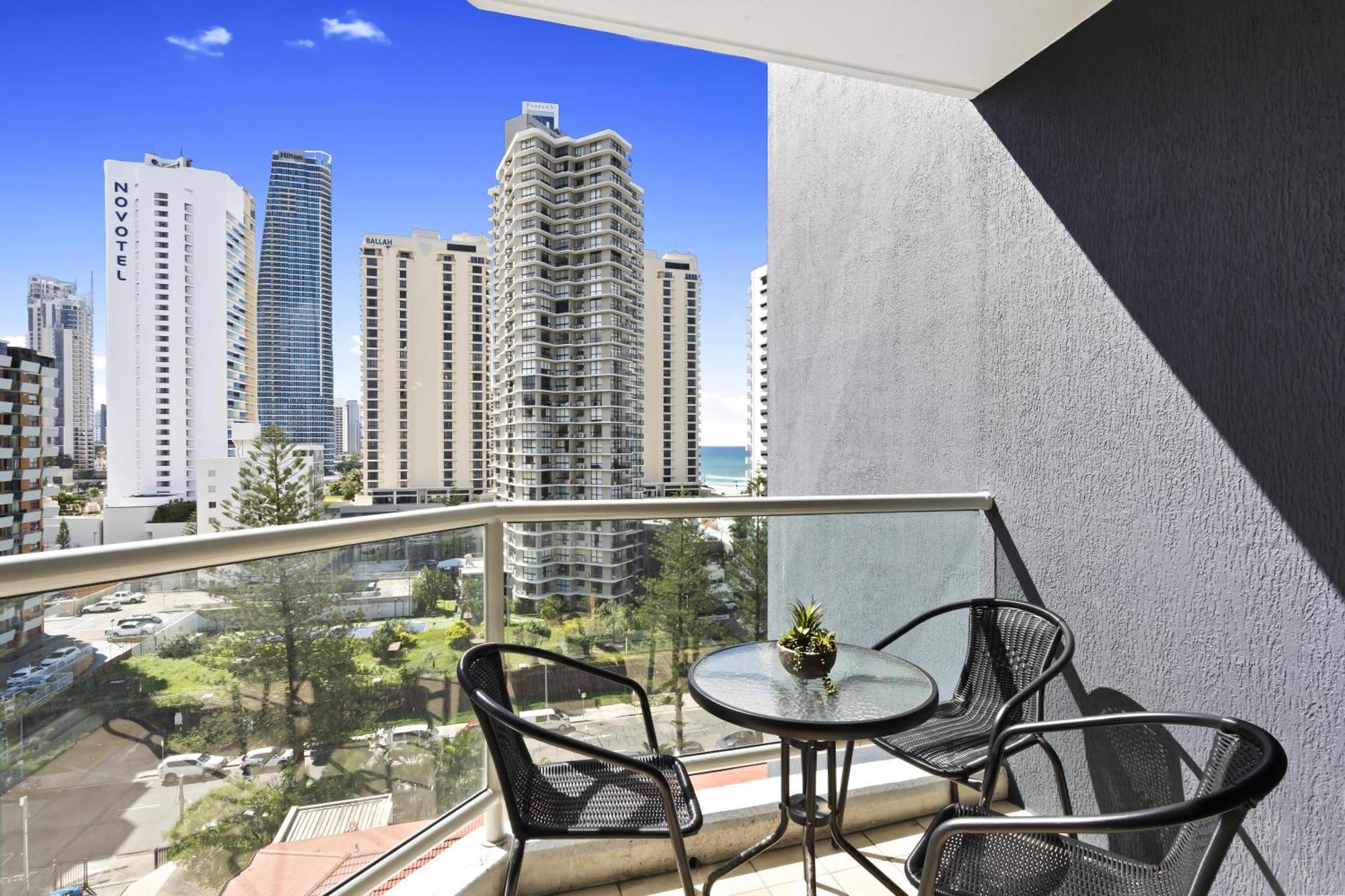 Legends Apartments - Qstay Gold Coast Luaran gambar